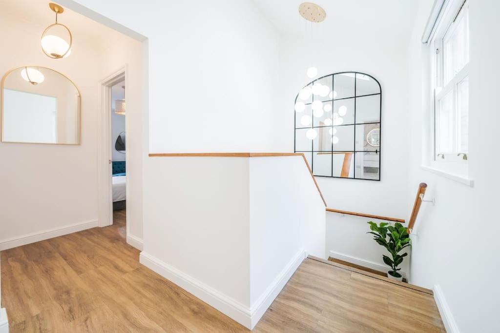 House 10 Mins To Tower Bridge Hot Tub & Parking Villa Londra Exterior foto