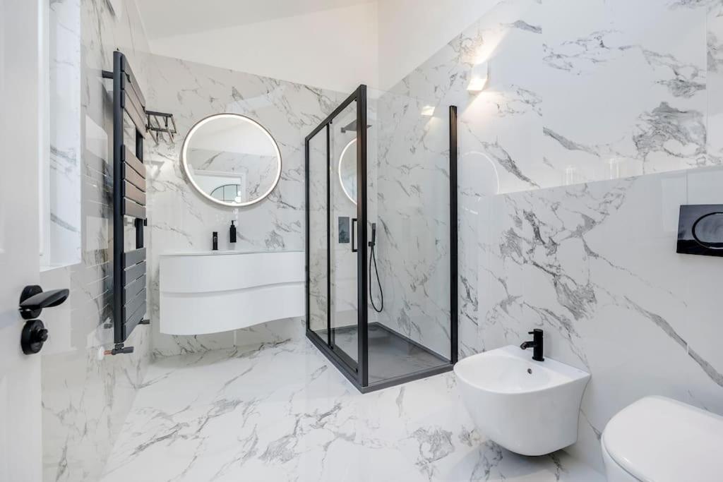 House 10 Mins To Tower Bridge Hot Tub & Parking Villa Londra Exterior foto