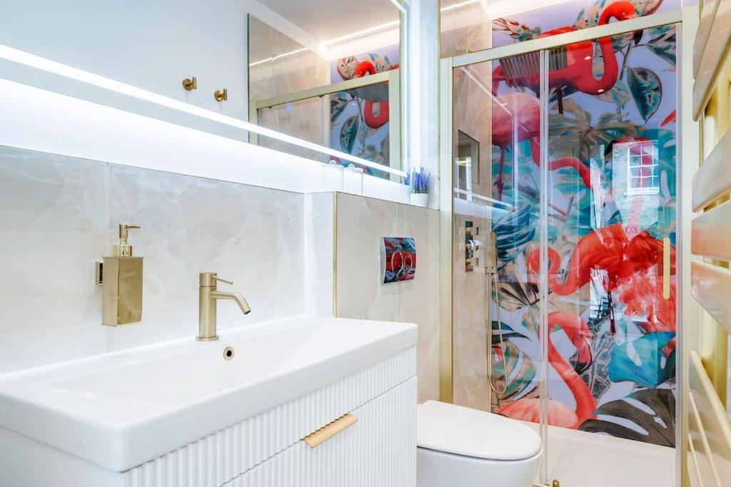 House 10 Mins To Tower Bridge Hot Tub & Parking Villa Londra Exterior foto