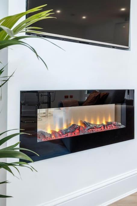 House 10 Mins To Tower Bridge Hot Tub & Parking Villa Londra Exterior foto