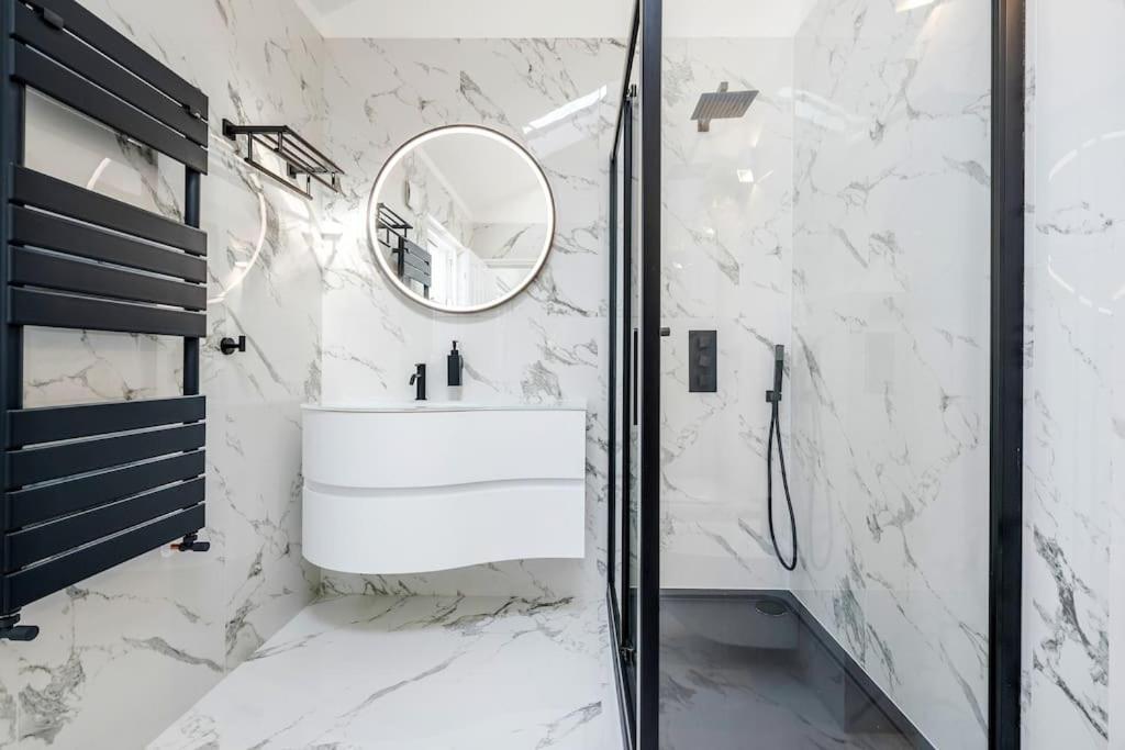 House 10 Mins To Tower Bridge Hot Tub & Parking Villa Londra Exterior foto