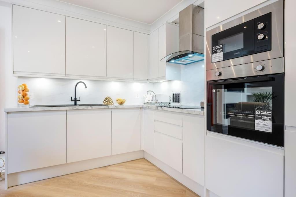 House 10 Mins To Tower Bridge Hot Tub & Parking Villa Londra Exterior foto
