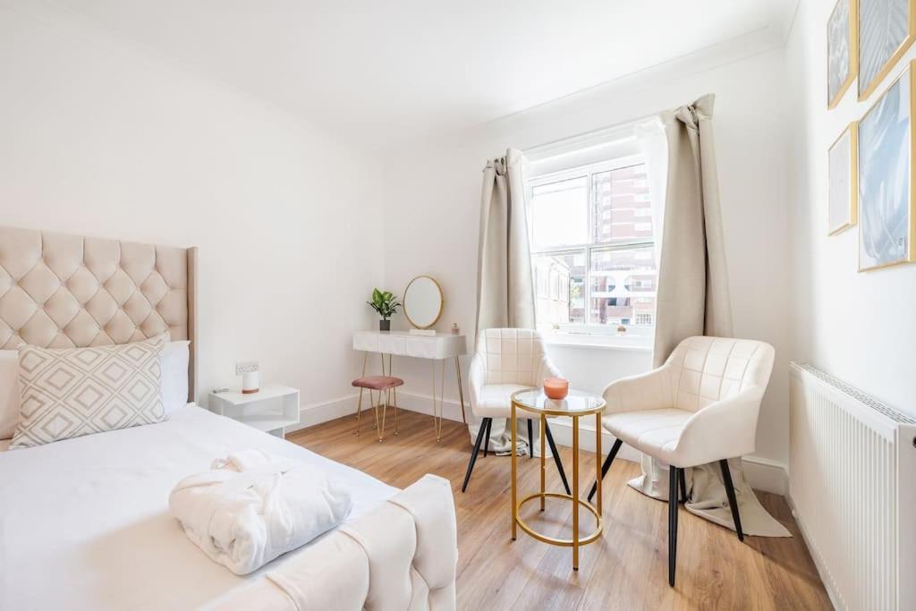 House 10 Mins To Tower Bridge Hot Tub & Parking Villa Londra Exterior foto